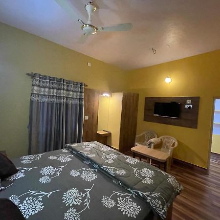 Hotel Lake Queen Rambha Extérieur photo